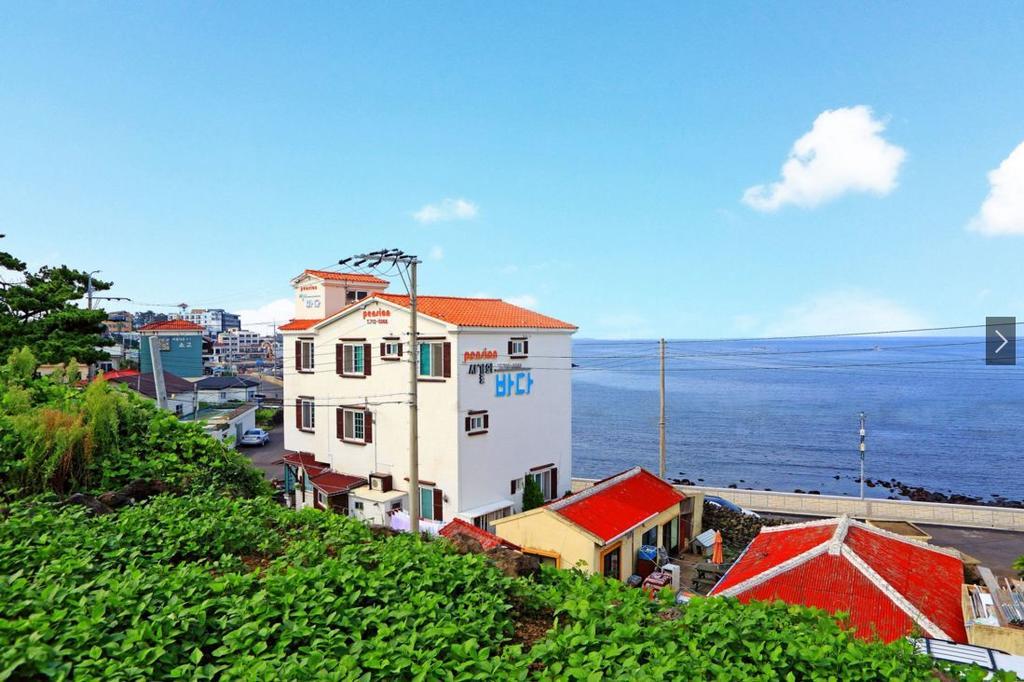 Chagall'S Ocean Чечжу Екстер'єр фото